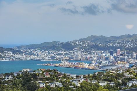 Photo of property in 12 Grumman Lane, Newlands, Wellington, 6037