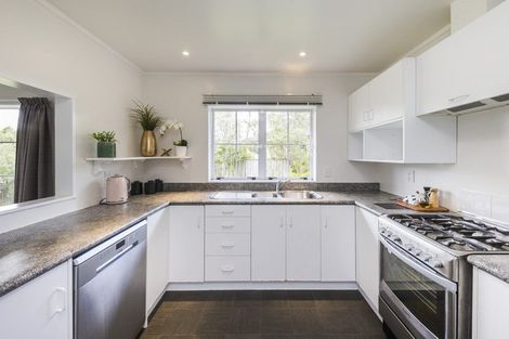 Photo of property in 155 Summerhill Drive, Fitzherbert, Palmerston North, 4410