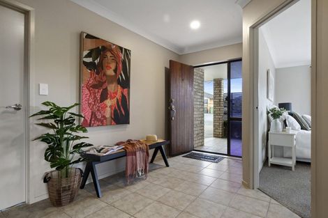 Photo of property in 27 Greig Place, Pukekohe, 2120