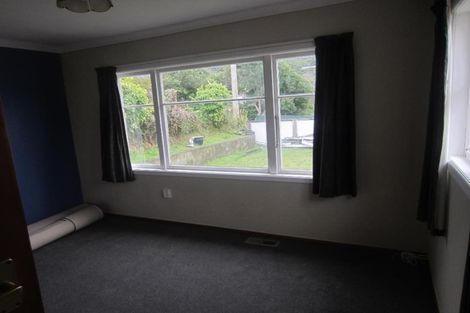 Photo of property in 15 Woodstock Terrace, Tawa, Wellington, 5028