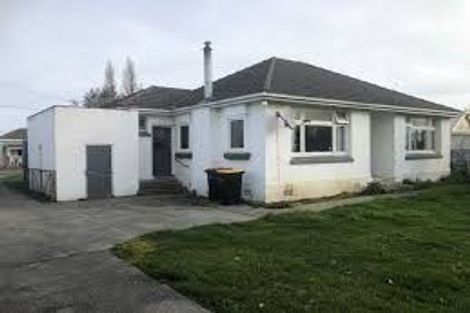 Photo of property in 13 Hunter Street, Edendale, 9825