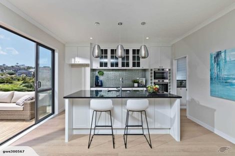 Photo of property in 30 Para Close, Fairview Heights, Auckland, 0632