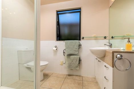 Photo of property in 13 Admirals Court Drive, Greenhithe, Auckland, 0632