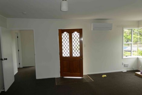 Photo of property in 1/22 Robert Burke Place, Henderson, Auckland, 0612