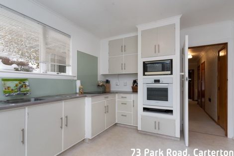 Photo of property in 75 Park Road, Carterton, 5713