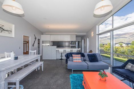 Photo of property in 48 Minaret Ridge, Wanaka, 9305