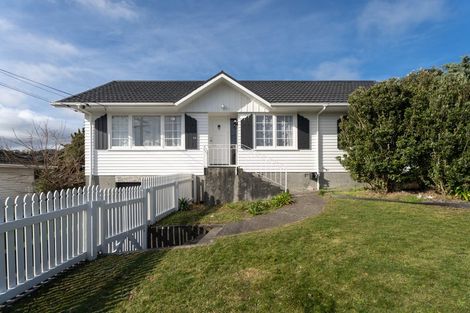 Photo of property in 54 Mark Avenue, Paparangi, Wellington, 6037