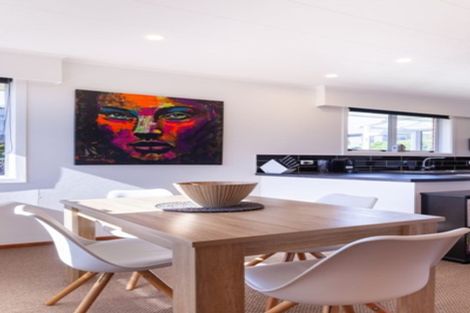 Photo of property in 9 Waimea Street, Westown, New Plymouth, 4310