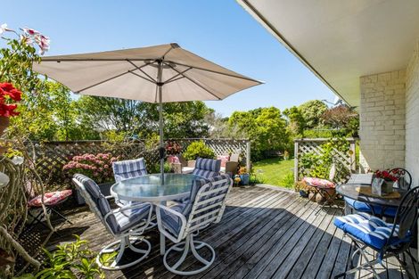 Photo of property in 90 Omapere Street, Whitby, Porirua, 5024