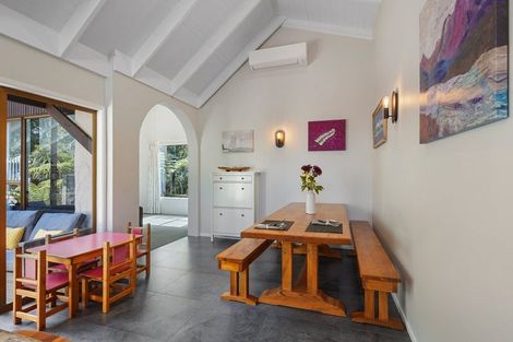 Photo of property in 16 Langstone Place, Chatswood, Auckland, 0626