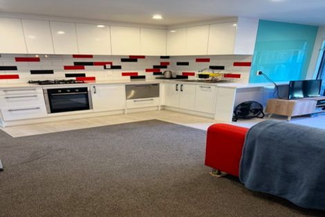 Photo of property in 8a Palmer Avenue, Glen Eden, Auckland, 0602