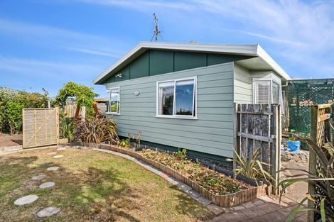 Photo of property in 52 Campbell Avenue, Paraparaumu, 5032