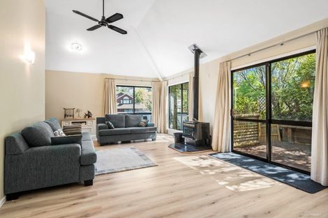Photo of property in 1 Stitchbird Close, Murrays Bay, Auckland, 0630