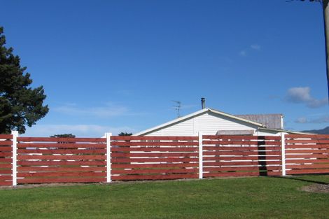 Photo of property in 66 Woodward Street East, Featherston, 5710