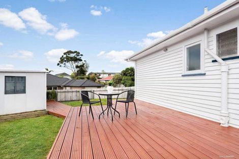 Photo of property in 1c Kuaka Place, New Lynn, Auckland, 0600