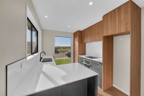 Photo of property in 21 Ellmers Street, Woodend, 7691