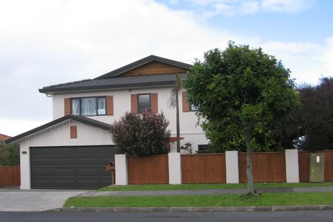 Photo of property in 43 Ribbonwood Crescent, Goodwood Heights, Auckland, 2105