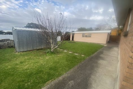 Photo of property in 8 Warden Place, Mangere Bridge, Auckland, 2022
