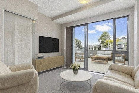 Photo of property in Shoal Haven Apartments, 112a/130 Anzac Street, Takapuna, Auckland, 0622