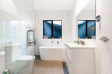 Photo of property in 79 Nobilo Road, Kumeu, 0810