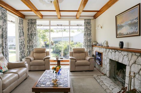 Photo of property in 1 Weston Road, Holmes Hill, Oamaru, 9401