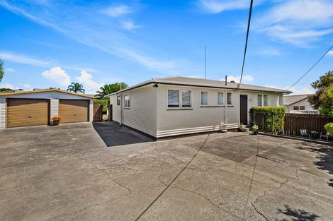 Photo of property in 114a Mcleod Road, Te Atatu South, Auckland, 0610