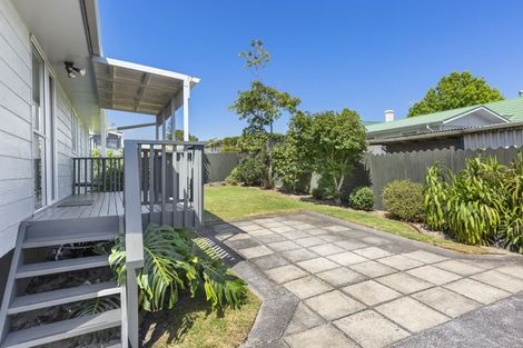 Photo of property in 1/15 Pine Street, New Lynn, Auckland, 0600