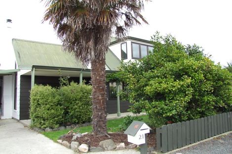 Photo of property in 21 Abercrombie Street, Milton, 9220