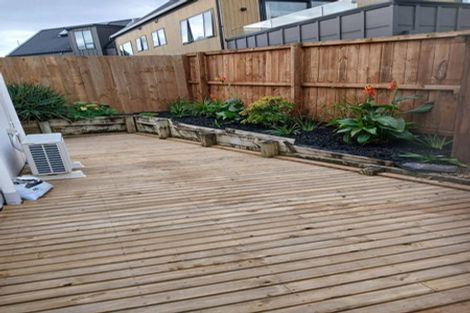 Photo of property in 8a Law Street, Torbay, Auckland, 0630