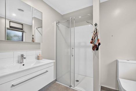 Photo of property in 20b Cambridge Road, Riverhead, 0820