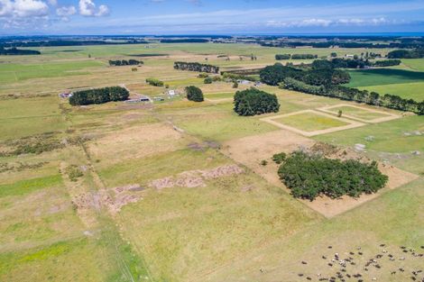 Photo of property in 76 Himatangi Beach Road, Himatangi, Foxton, 4891