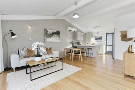 Photo of property in 1/23a Gladstone Road, Northcote, Auckland, 0627