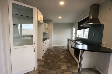 Photo of property in 14 Carole Crescent, Pakuranga, Auckland, 2010