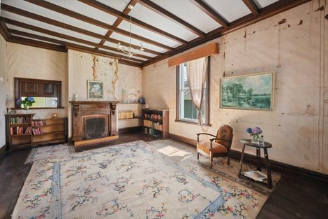 Photo of property in 1420 Karamu Road North, Mayfair, Hastings, 4122