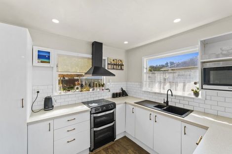 Photo of property in 243 Wellington Road, Wainuiomata, Lower Hutt, 5014