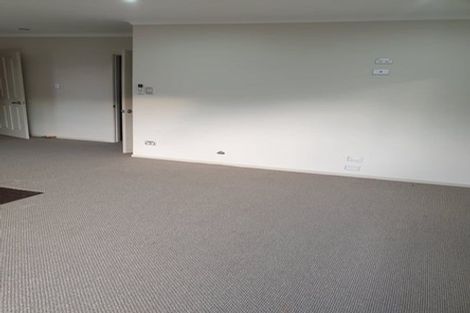 Photo of property in 14 Frederick Place, Whalers Gate, New Plymouth, 4310