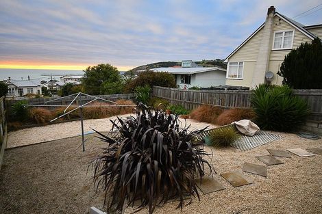 Photo of property in 13 Ure Street, South Hill, Oamaru, 9400