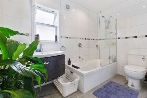 Photo of property in 57 Wedgwood Avenue, Mangere East, Auckland, 2024