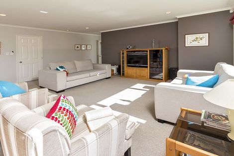 Photo of property in 16 Stornaway Drive, Flat Bush, Auckland, 2016