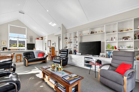 Photo of property in 13 Tarata Grove, Lansdowne, Masterton, 5810