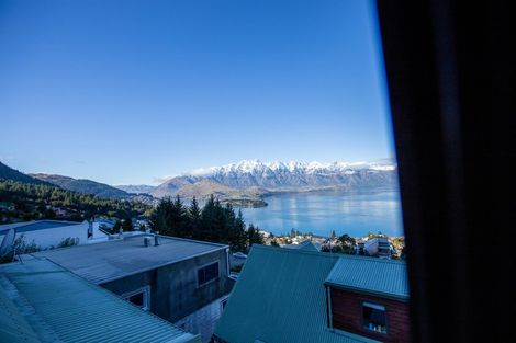 Photo of property in 7b Caples Place, Fernhill, Queenstown, 9300