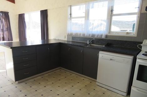 Photo of property in 35 Hillside Drive, Maoribank, Upper Hutt, 5018