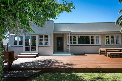 Photo of property in 1/33 Avondale Road, Taradale, Napier, 4112