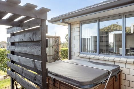 Photo of property in 20 Vista Close, Omokoroa, 3114