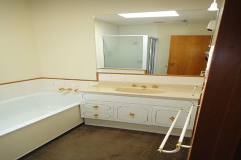 Photo of property in 2/56 Devon Street, Sydenham, Christchurch, 8023