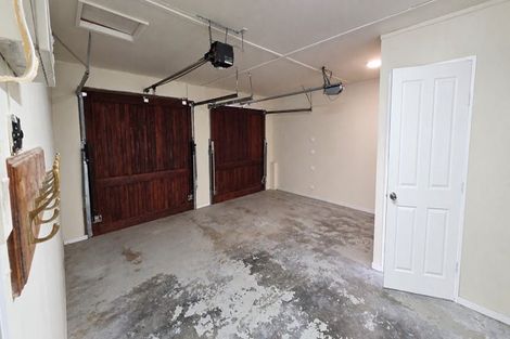 Photo of property in 2 Eclipse Lane, Whitby, Porirua, 5024