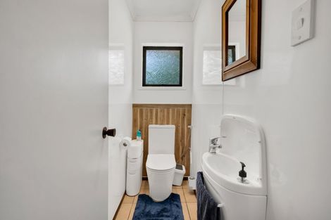 Photo of property in 2 Waireka Road, Omata, New Plymouth, 4374