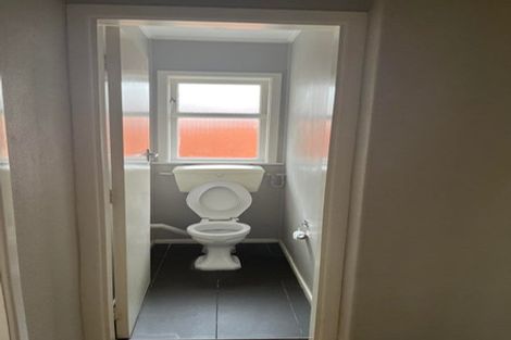 Photo of property in 3/1068 Fergusson Drive, Clouston Park, Upper Hutt, 5018