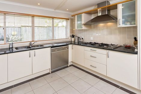 Photo of property in 16 Stornaway Drive, Flat Bush, Auckland, 2016
