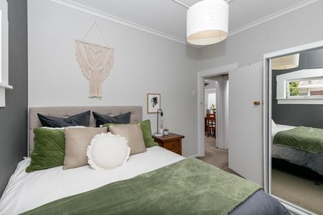 Photo of property in 23 Oxford Street, Fairfield, Hamilton, 3214